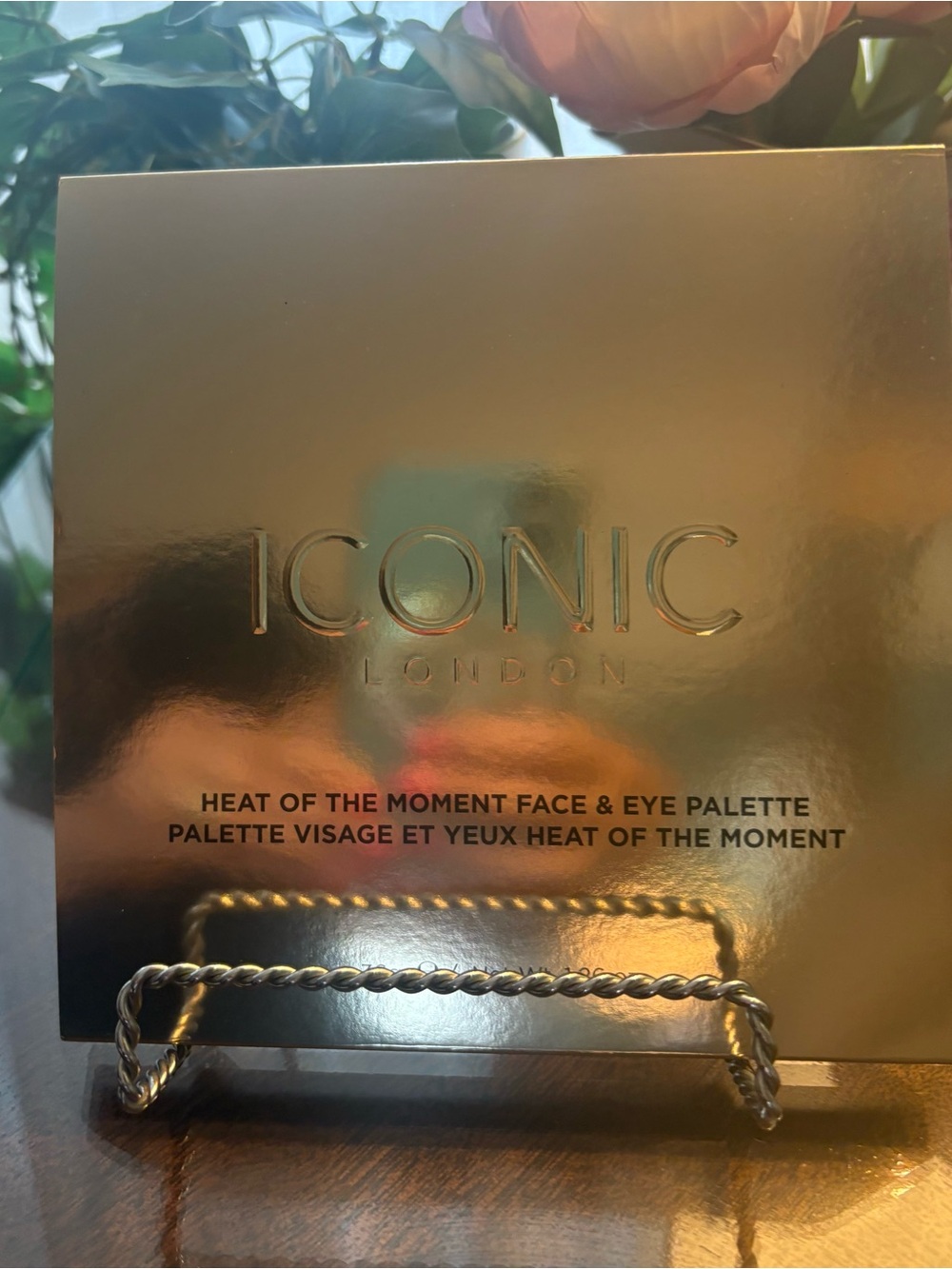 Iconic London Heat of the Moment Face & Eye Palette – Like New with Box